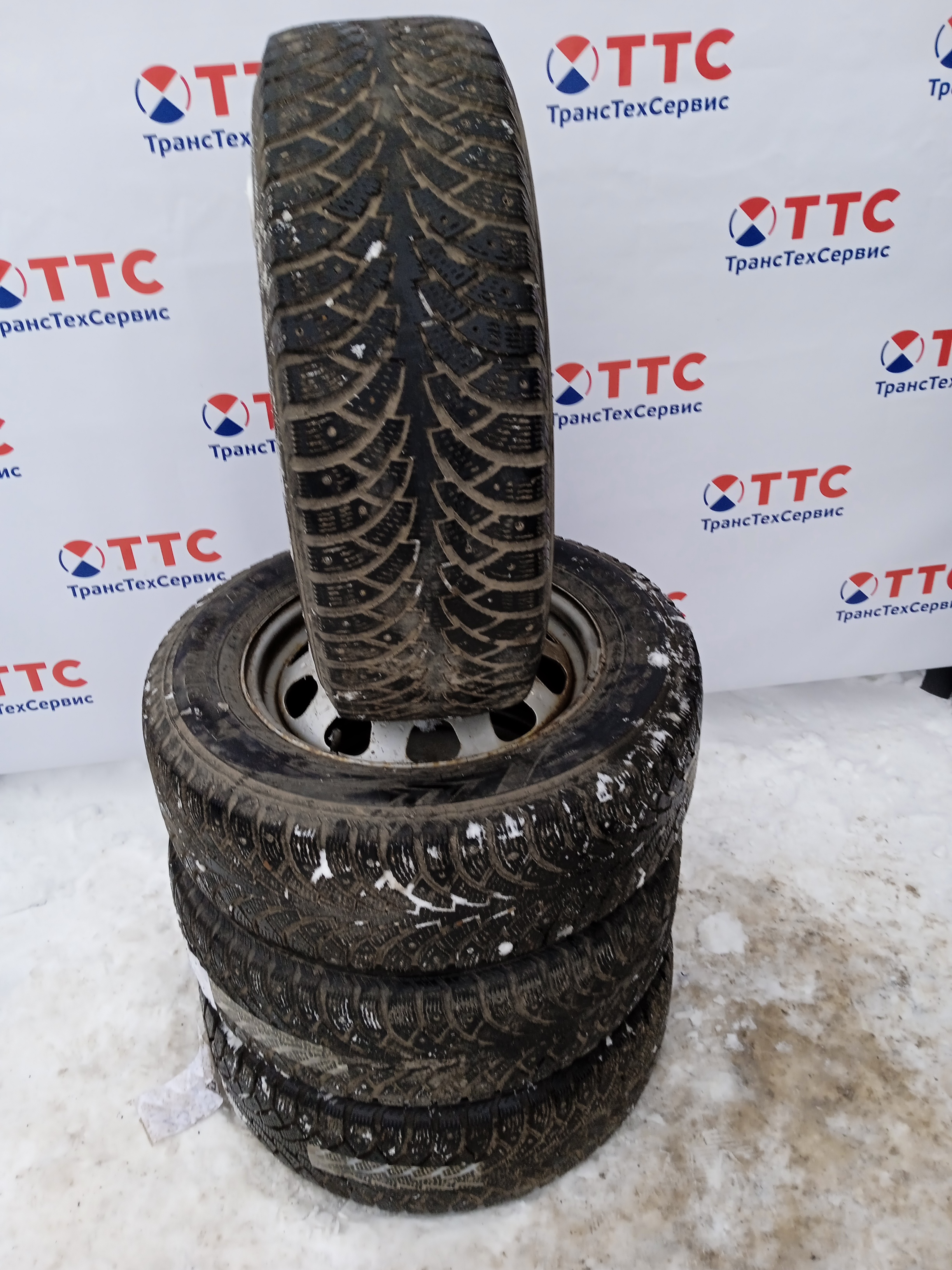 Шины Б\У Nokian Nordman 4 215/65 R16 1